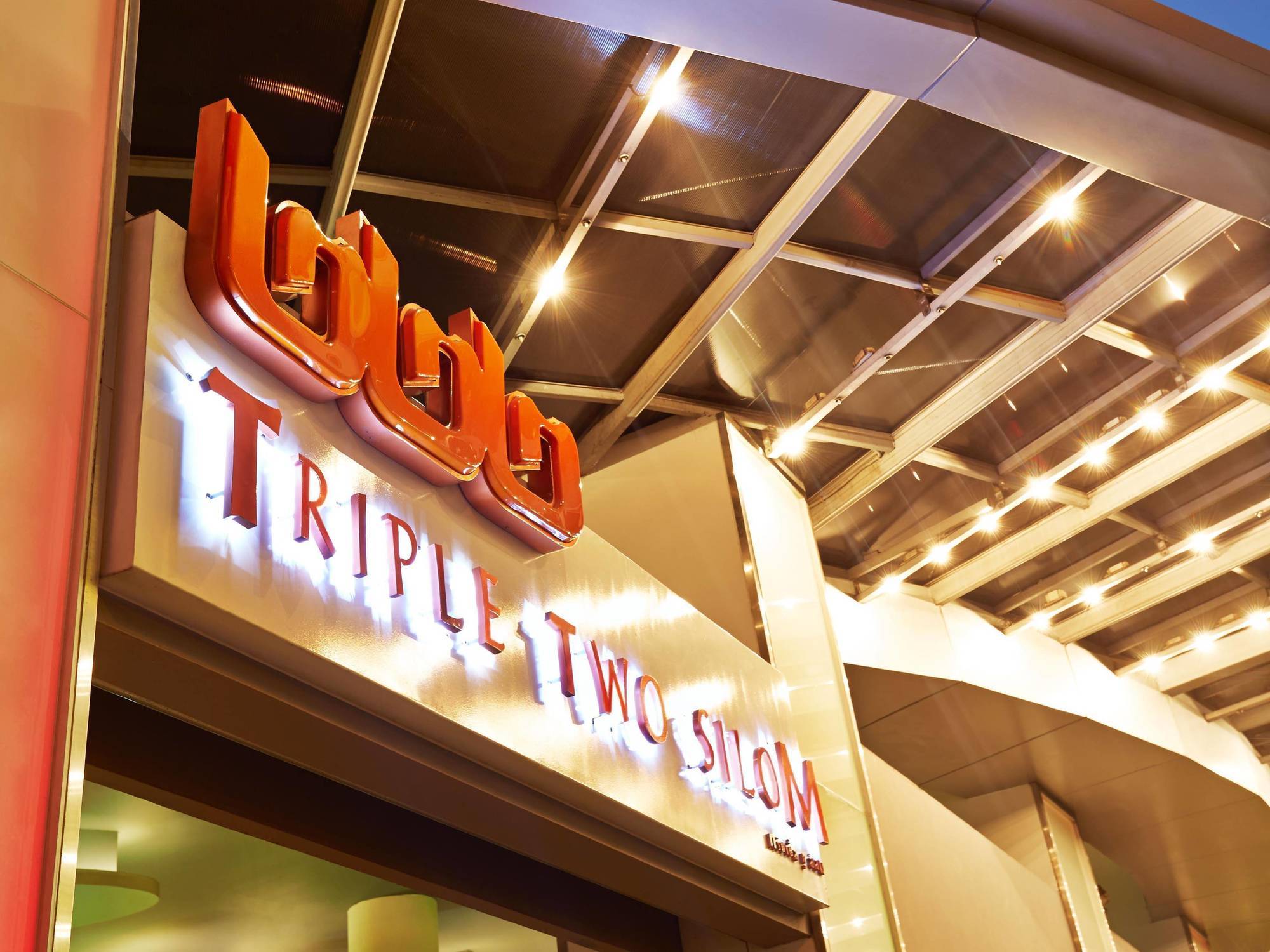 Hotel Triple Two Silom Bangkok Esterno foto